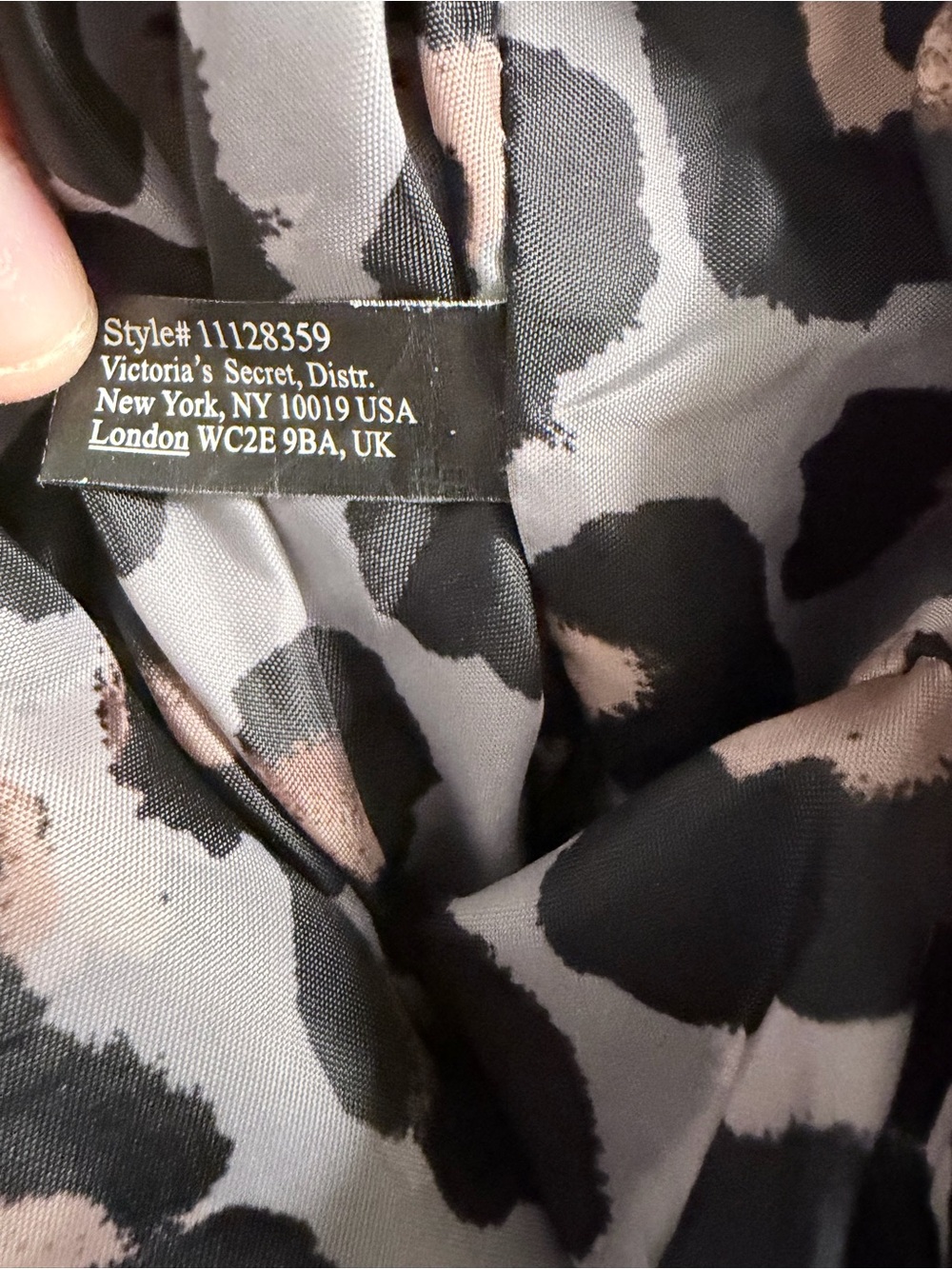 Victoria’s Secret Black & Gold Tote Bag – Leopard Print Lining - Picture 9 of 10